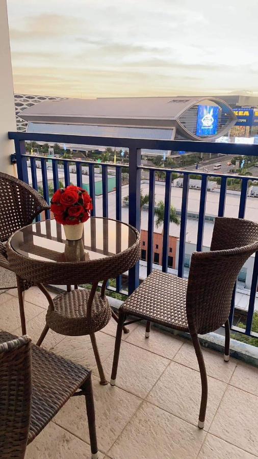 Madison'S Place At Sea Moa Manila Luaran gambar